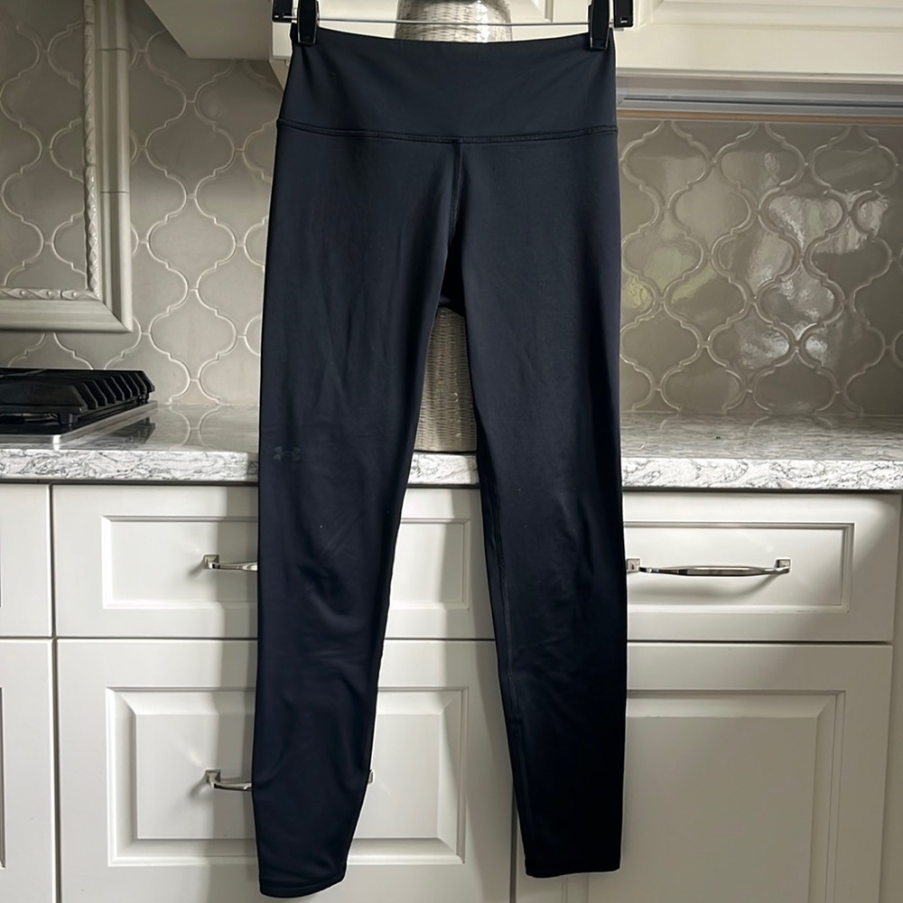 Black under armour leggings